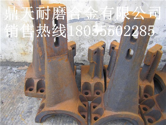 山東圓友750砼攪拌機(jī)弧襯板、中刮刀、側(cè)刮刀熱銷中